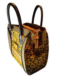 Cartera de cuero Animal Print combinada con beige y visón. Modelo: Rebecca - comprar online