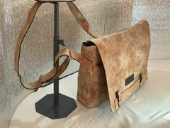 MORRAL PARA JÓVENES Y CABALLEROS DE CUERO DE OVEJA ITALIANA 100% MODELO: “LUCIANO”.- - comprar online