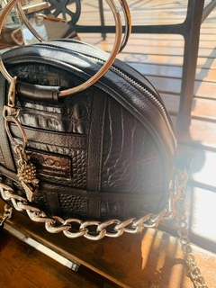 Cartera Labrada toda Negra Modelo “DONNA POETO”con cierres. - tienda online