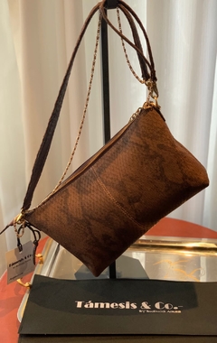 CARTERA DE CUERO DE VÍBORA SOBRE “INDIA” (Ocre)