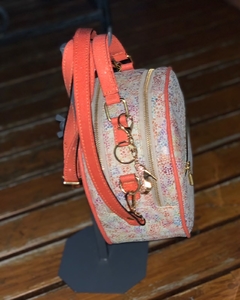 CARTERA PINTADA A MANO ALZADA Y BORDADA MODELO:”ORIGEN” - Támesis&Co.