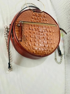 Cartera tres cueros redonda, Modelo: “GALLIPOLI” (APuglia, Italia).- en internet