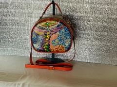 CARTERA PINTADA A MANO ALZADA Y BORDADA MODELO:”ORIGEN” - Támesis&Co.