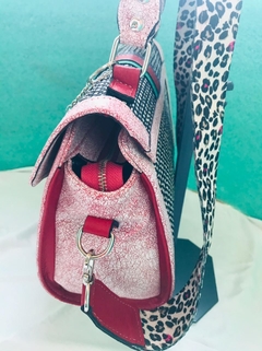 Imagen de CARTERAS DE CUERO ITALIANO, ARGENTINO Y RAFIA, COLECCIÓN "BAMBOLAS ITALIANAS".