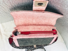 CARTERAS DE CUERO ITALIANO, ARGENTINO Y RAFIA, COLECCIÓN "BAMBOLAS ITALIANAS". - Támesis&Co.