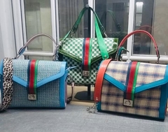 CARTERAS DE CUERO ITALIANO, ARGENTINO Y RAFIA, COLECCIÓN "BAMBOLAS ITALIANAS". - Támesis&Co.