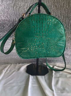 Imagen de CARTERA DE CUERO EN RELIEVE COLOR VERDE RELIEVE DORADO. PARIS "GRACE"