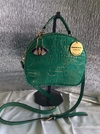 CARTERA DE CUERO EN RELIEVE COLOR VERDE RELIEVE DORADO. PARIS "GRACE"