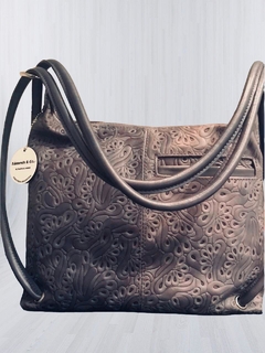 CARTERA Y MOCHILA DE CUERO LABRADO "GINGER" - comprar online