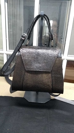 CARTERA DE CUERO COLOR CHOCOLATE Y NEGRO MODELO "ESTELA"