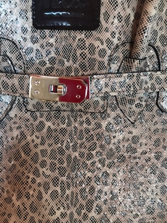 CARTERAS CUERPO DE MUJER - comprar online