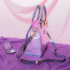 COLECCIÓN DE CUATRO CARTERAS DISTINTAS "A A A A" en internet