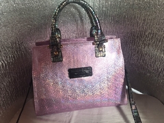 COLECCIÓN DE CUATRO CARTERAS DISTINTAS "A A A A" en internet