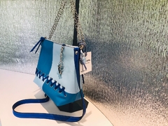 CARTERA DE TRES COLORES DE AZULES "AZZURRA" Y "BLUE".- en internet
