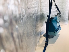 CARTERA DE TRES COLORES DE AZULES "AZZURRA" Y "BLUE".- - Támesis&Co.