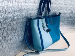 CARTERA DE TRES COLORES DE AZULES "AZZURRA" Y "BLUE".-