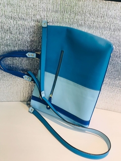 Imagen de CARTERA DE TRES COLORES DE AZULES "AZZURRA" Y "BLUE".-
