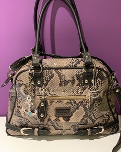 CARTERA DEVÍBORA INTEGRAMENTE MODELO "MARIÓN".-