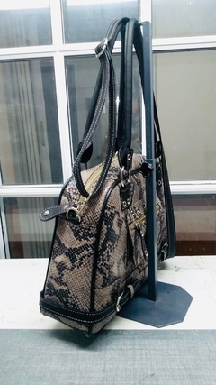 Imagen de CARTERA DEVÍBORA INTEGRAMENTE MODELO "MARIÓN".-
