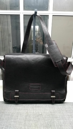 Imagen de Morral de cabritilla para caballero cuero 100% Argentino e Italiano. MODELO "ENZO"