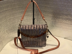 CARTERA DE CUERO ITALIANO OVEJA 100% METALIZADO MATELASEADA MODELO "FABRIZIA".- - comprar online