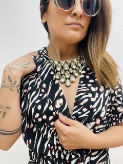 Camisa Clarissa Preta na internet