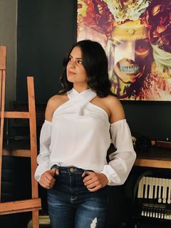 Blusa Cléo na internet