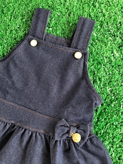 Jardineira jeans Gueda Baby (tamanho M) na internet
