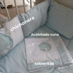 Juego de acolchado y chichonera cuna /Tussor Aqua - comprar online