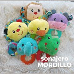 Sonajero de peluche y mordillo (13 cm) - eydbebes