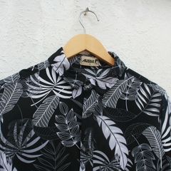 Camisa Preta e Branca Aussie - P na internet