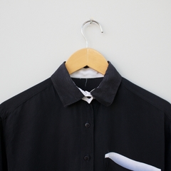 Camisa Preta - M na internet