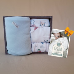 Set dulces sueños celeste estampado + DE REGALO: Guía del sueño para el recién nacido - comprar online