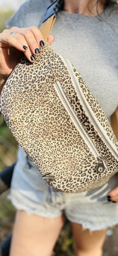Maxi Riñonera London - animal print en internet