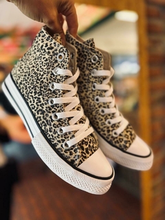 ZAPA BOTITA DE LONA ANIMAL PRINT en internet