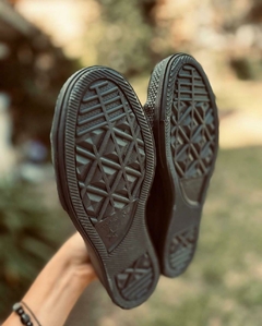 ZAPA DE ECOCUERO - TOTAL BLACK en internet