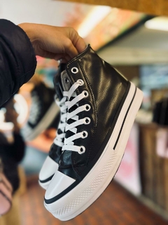 ZAPA BOTITA PLATAFORMA ECOCUERO NEGRO