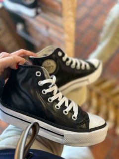 ZAPA BOTITA PLATAFORMA ECOCUERO NEGRO - tienda online