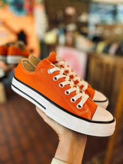ZAPA DE LONA NARANJA en internet