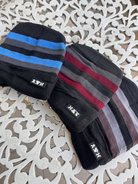 Gorro RAYADO de adulto con relleno de polar