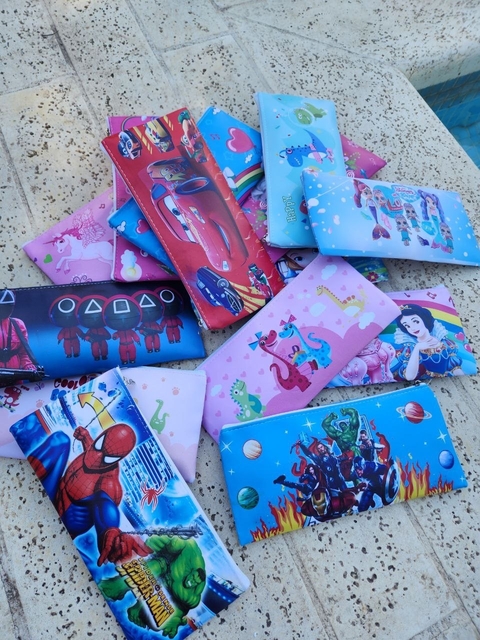 Cartuchera tipo CUERINA de personajes