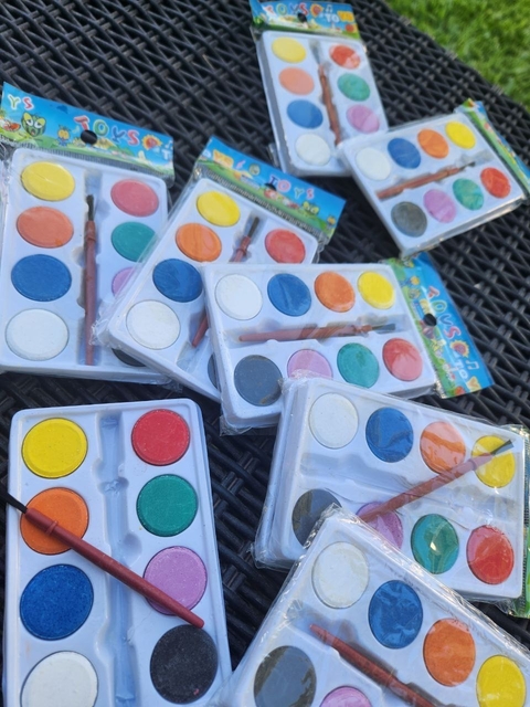 Acuarela con pincel (8 colores)