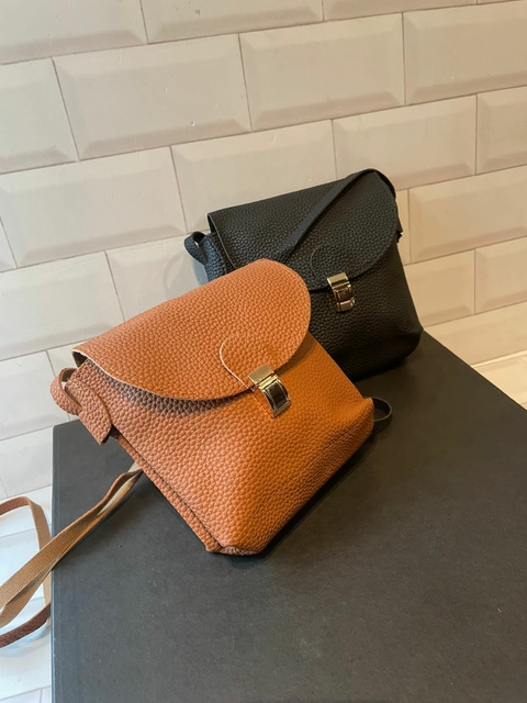 Bandolera ecocuero clásica con broche