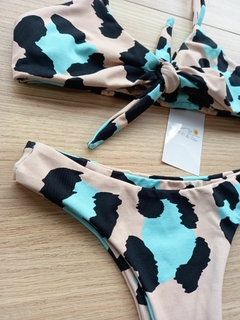 BiquíniI Top De Amarrar Na Frente Animal Print Bege com Azul - Calcinha Confort - comprar online