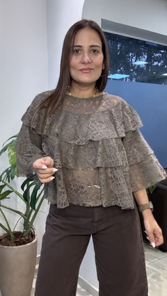 Blusa Renda Babados