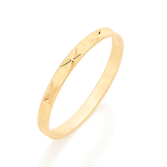 Anillo alianza labrado laminado en oro 18k.