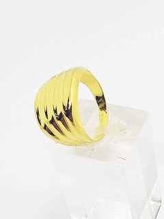 Anillo diseño cuadrado con líneas laminado en oro 18k - comprar online