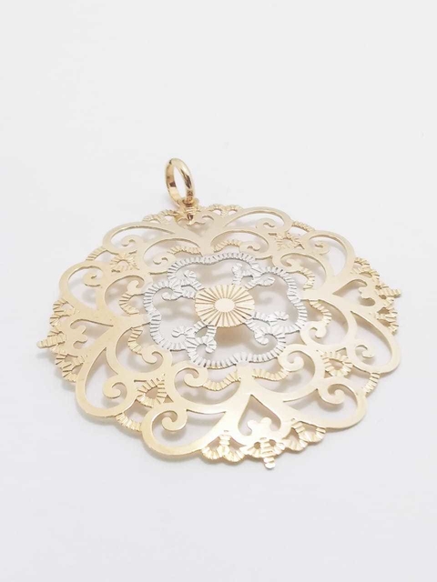 Dije medallón entrelazado laminado en oro 18k - Romminox