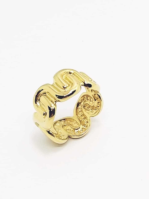 Anillo laminado en oro 18 k diseño Zig Zag ancho