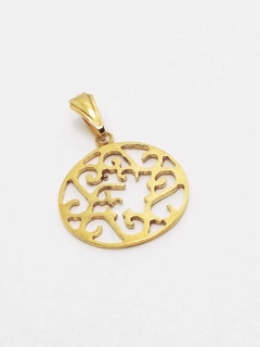 Dije medallón entrelazado laminado en oro 18k - Romminox